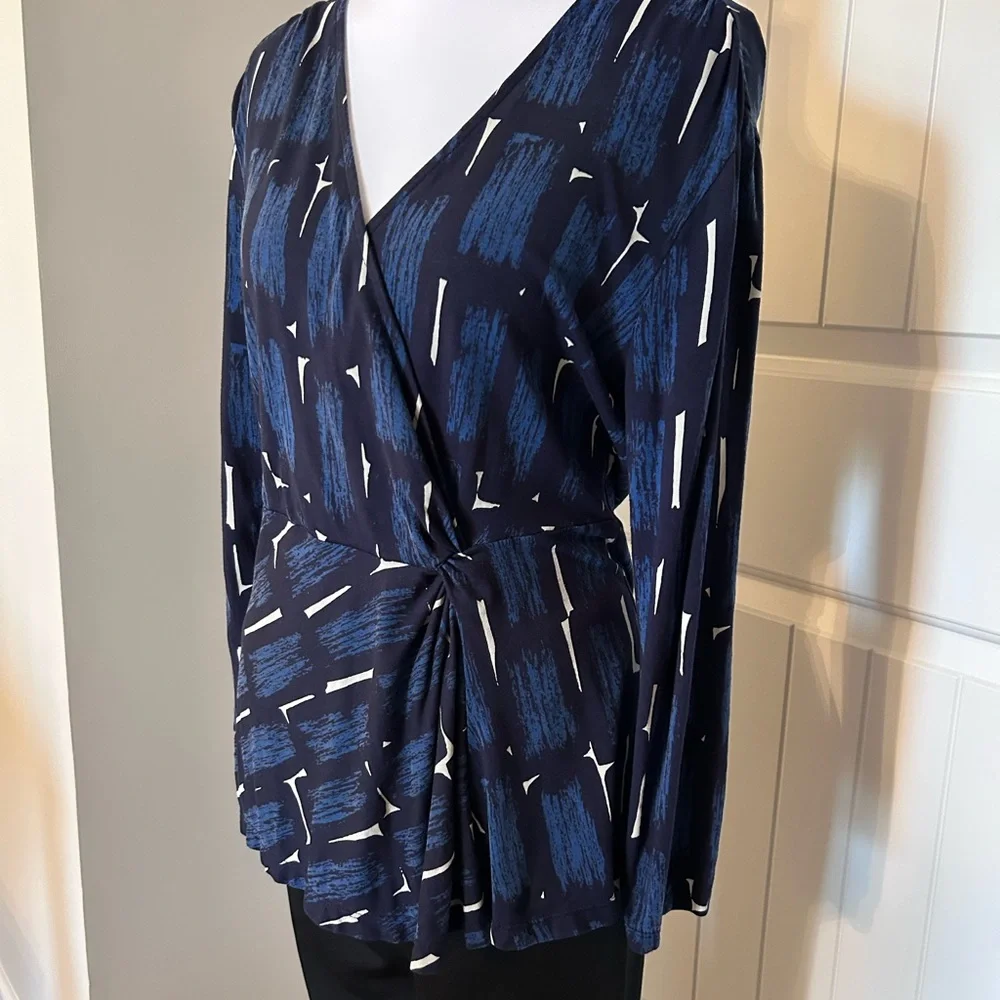 Ann Taylor Elegant Blue Patterned Jersey Knit Blouse with Peplum Gather Waist - Picture 9 of 12